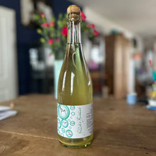 Lade das Bild in den Galerie-Viewer, GlücksBrause Petillant Naturel 2024 Weißwein Brut
